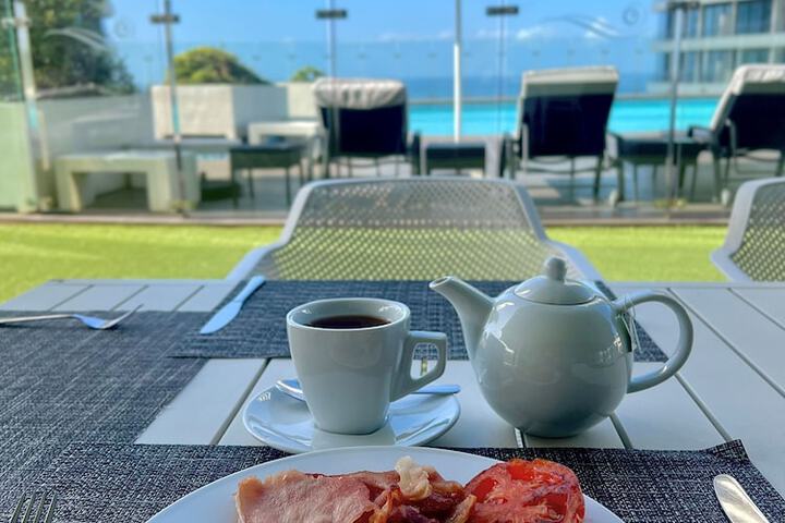 Breakfast/Coffee Service 165 of 210