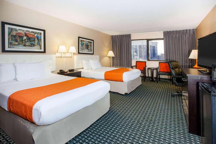 2 Double Beds (6 of 7)