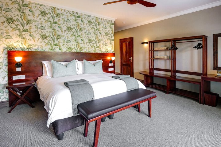 Room 4 of 62