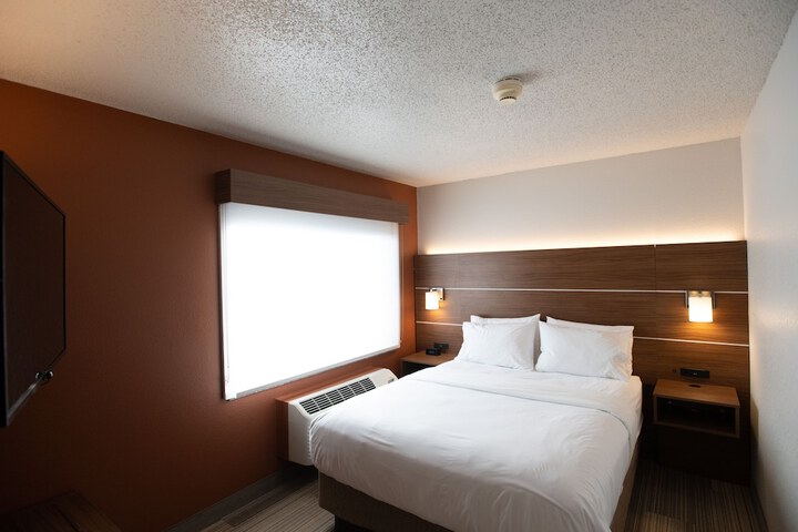 Room 16 of 87