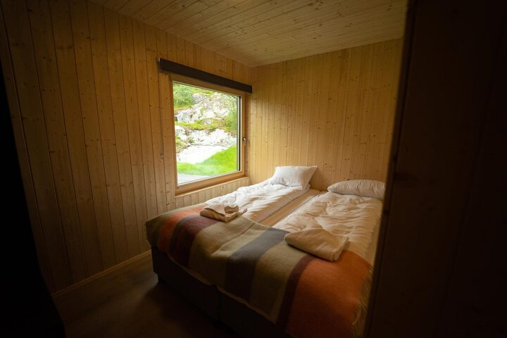Room 33 of 138