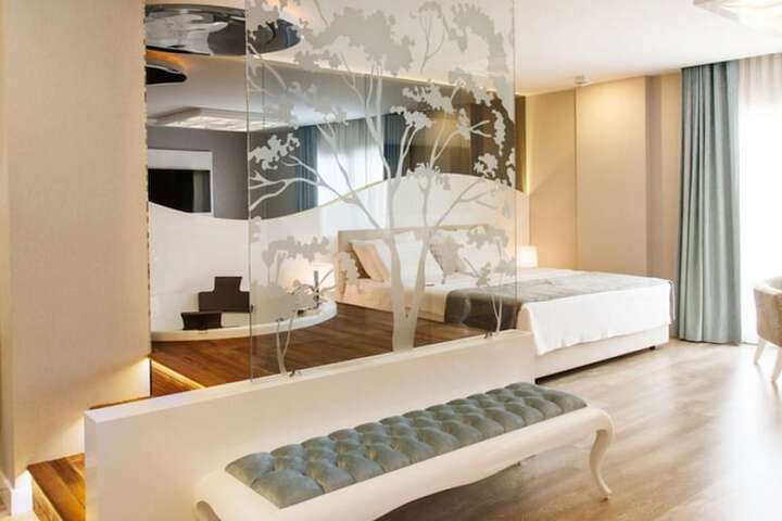 Room 10 of 45