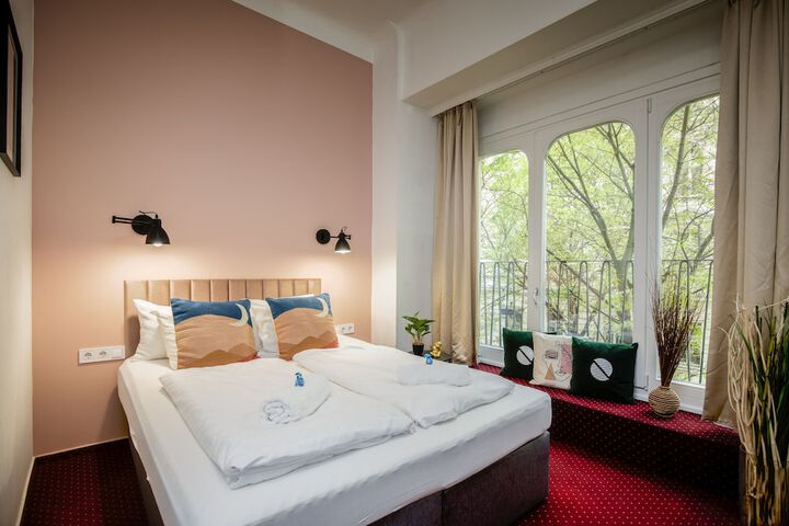 Room 22 of 49