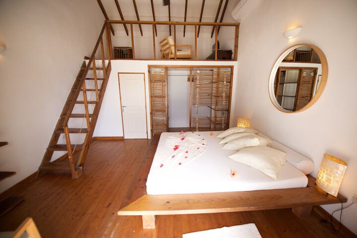 Room 4 of 44