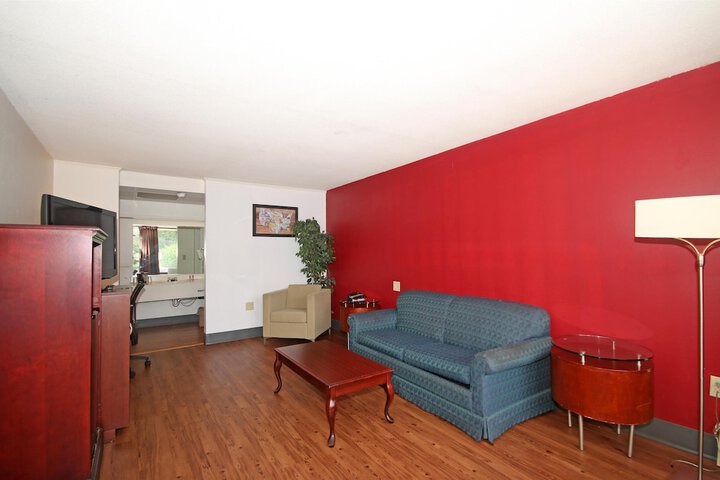 Room 11 of 17