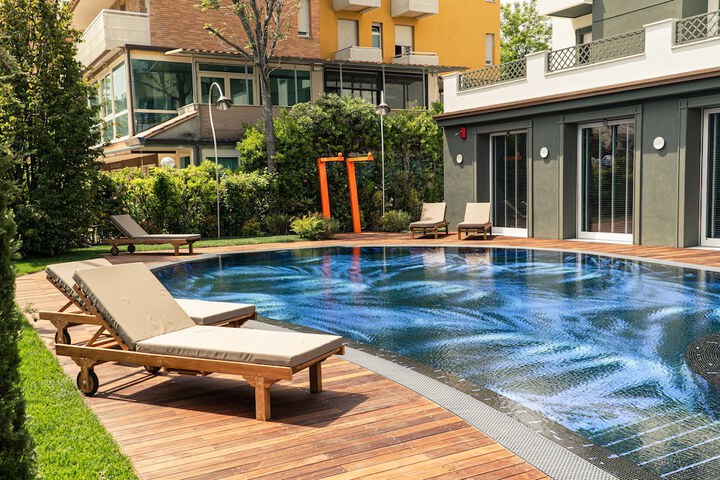 Pool 60 of 108