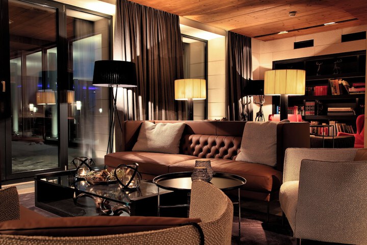 Lounge 117 of 137