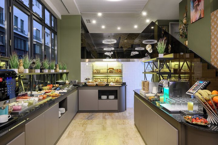 Breakfast buffet