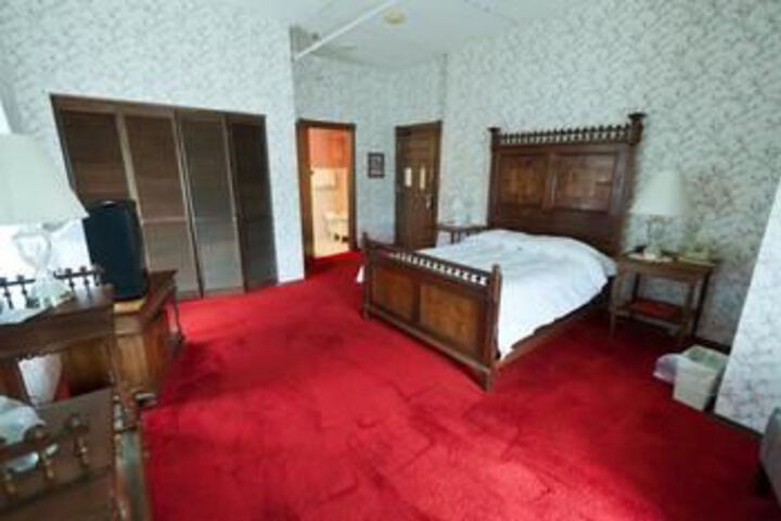 Room 29 of 49
