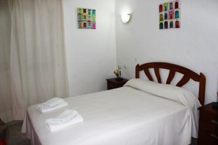 Room 9 of 27