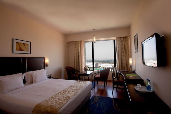 Room 3 of 21
