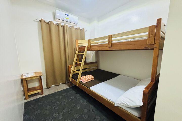 Room 11 of 34