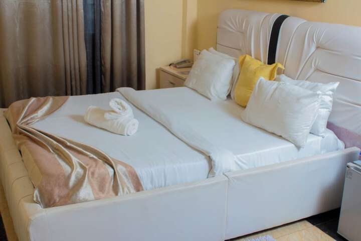 Room 44 of 151