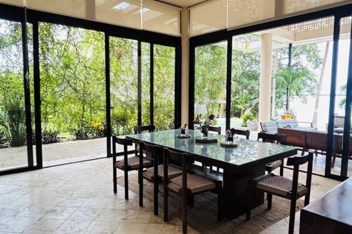 Dining 52 of 65