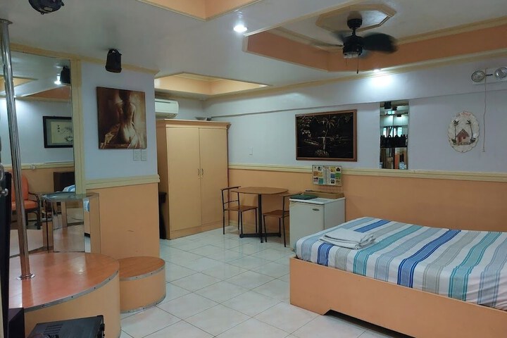Room 28 of 51