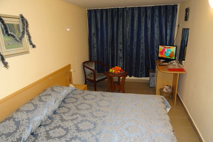 Room 53 of 85