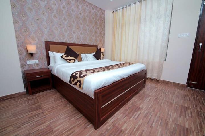 Room 7 of 19