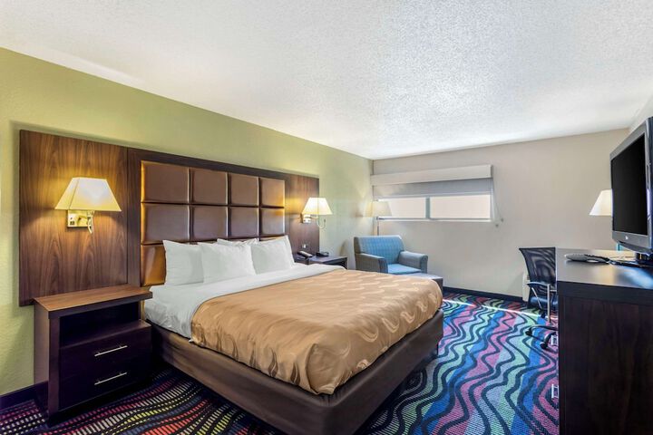 1 King Bed (21 of 21)