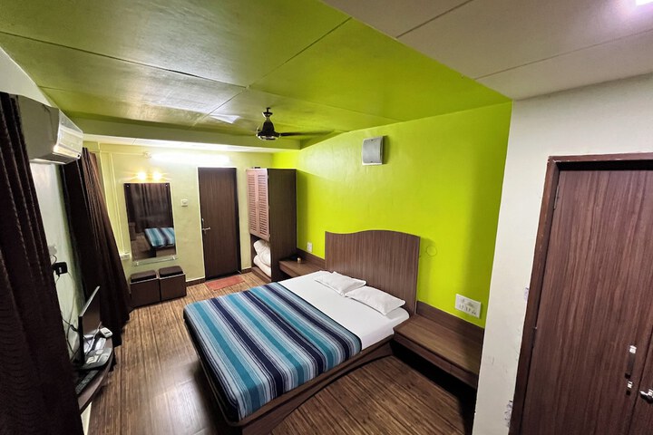 Room 3 of 23