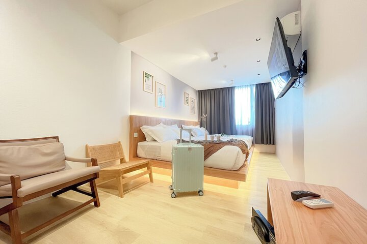 Room 57 of 136