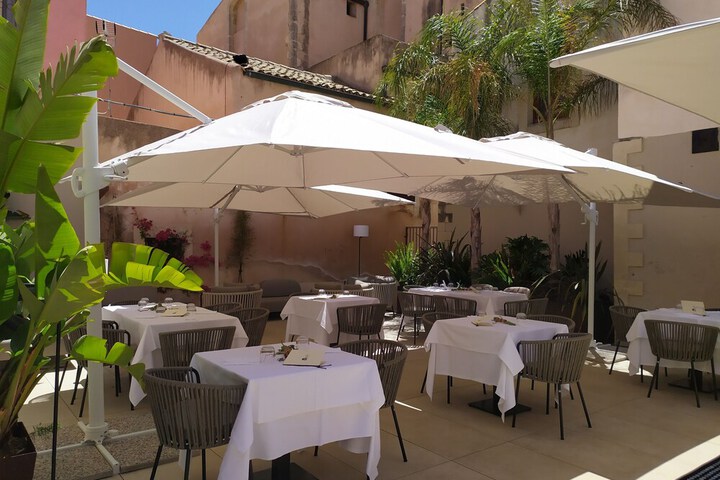 Dining 64 of 69