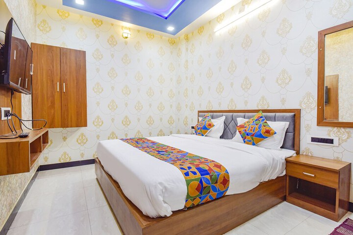 Room 16 of 26