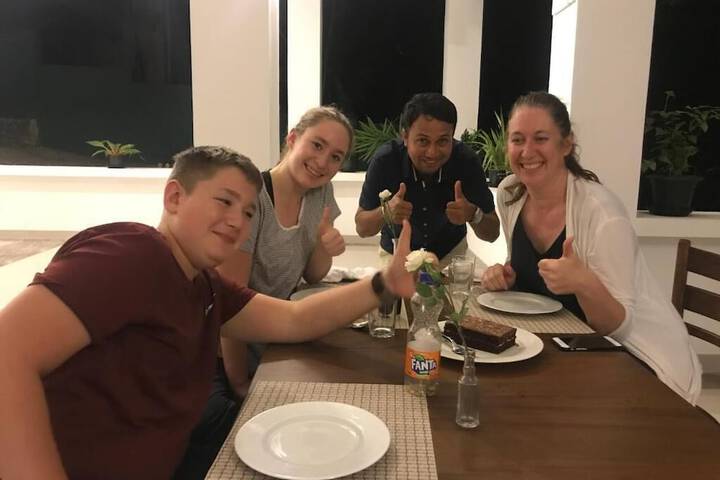 Dining 20 of 60