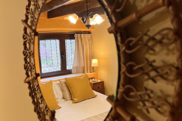 Room 34 of 183