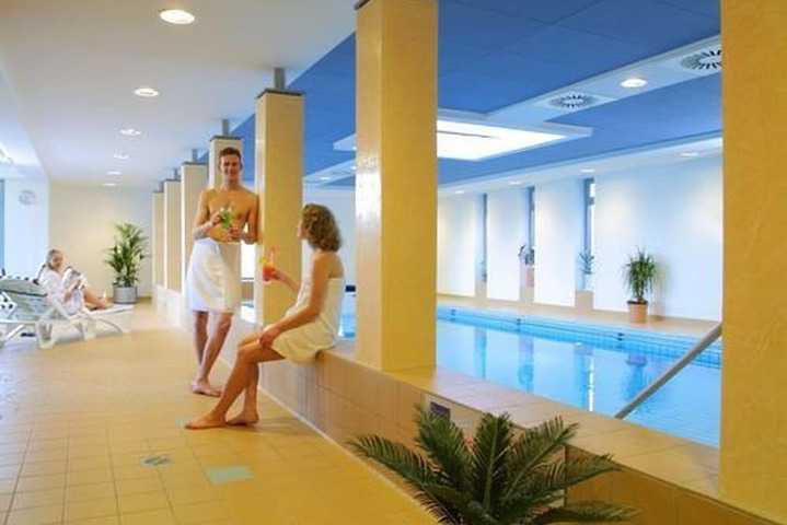 Hotel Pool