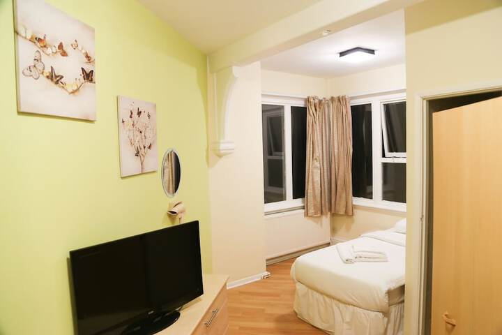 Room 8 of 45