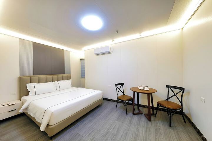 Room 21 of 43