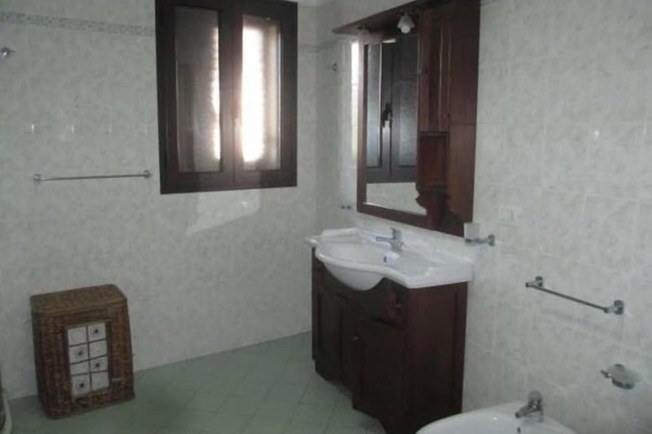 Room 4 of 4