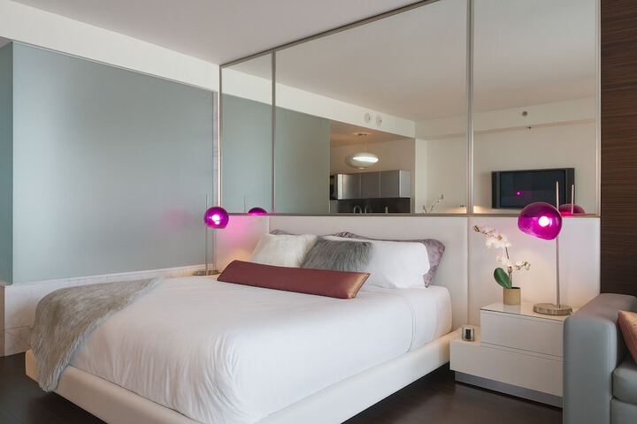 Room 6 of 44