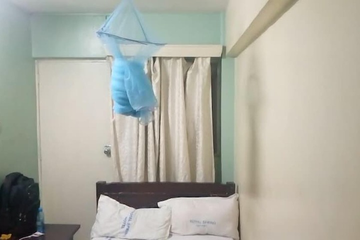 Room 5 of 16