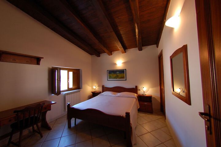 Room 3 of 20