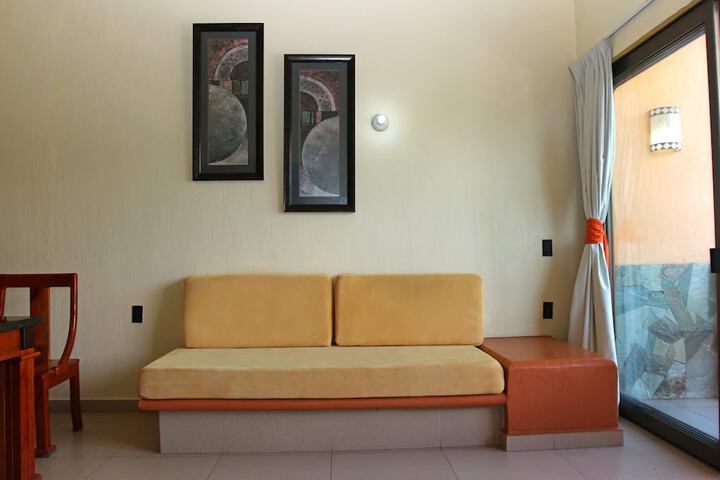 Room 9 of 17