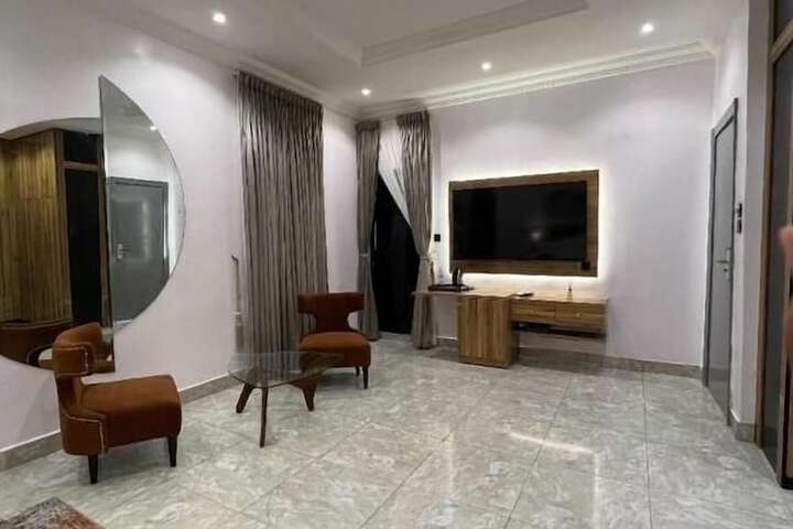 Room 7 of 31