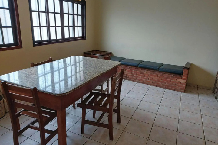 Room 8 of 18