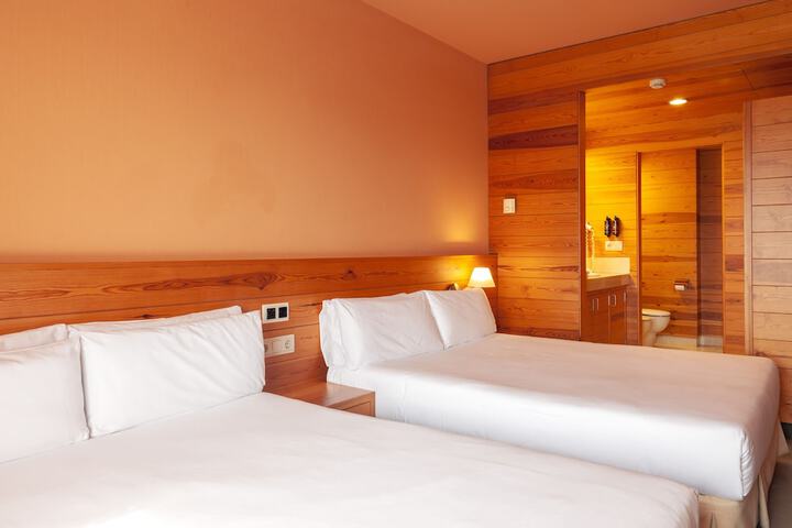 Room 14 of 87