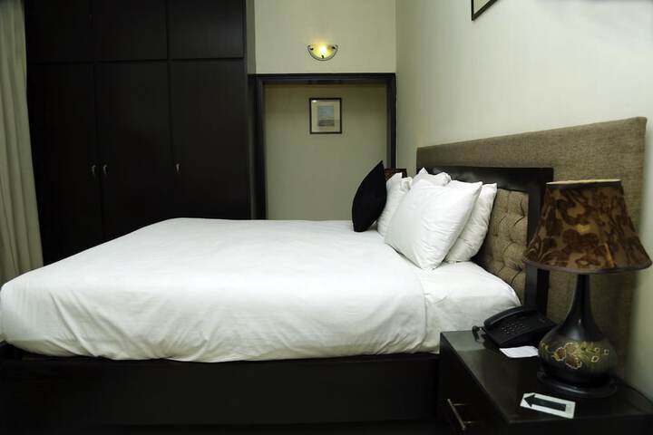 Room 8 of 21