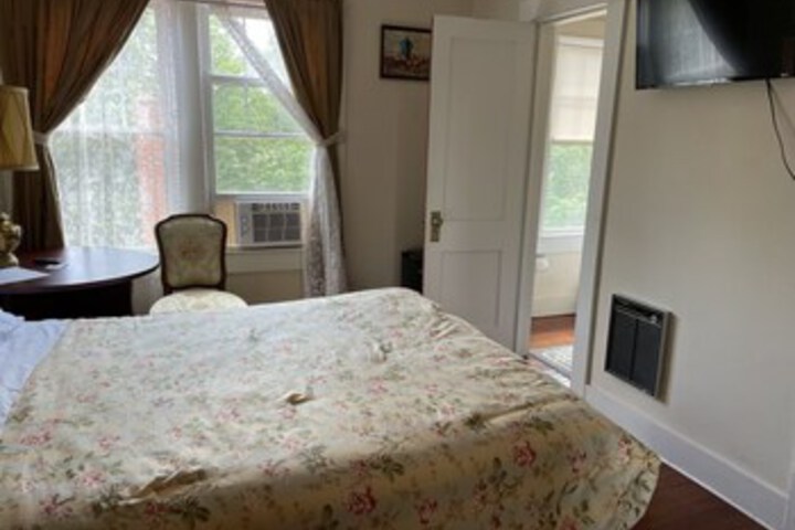 Room 163 of 246