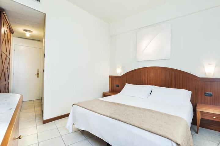 Room 2 of 59
