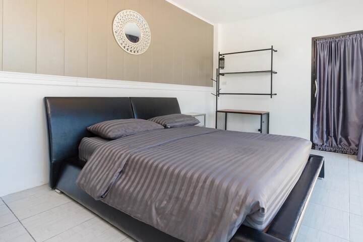 Room 4 of 52