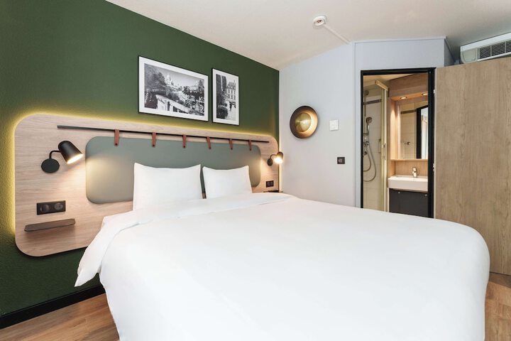 Room 11 of 41