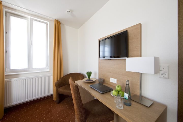 Room 20 of 36