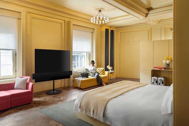 Room 125 of 241