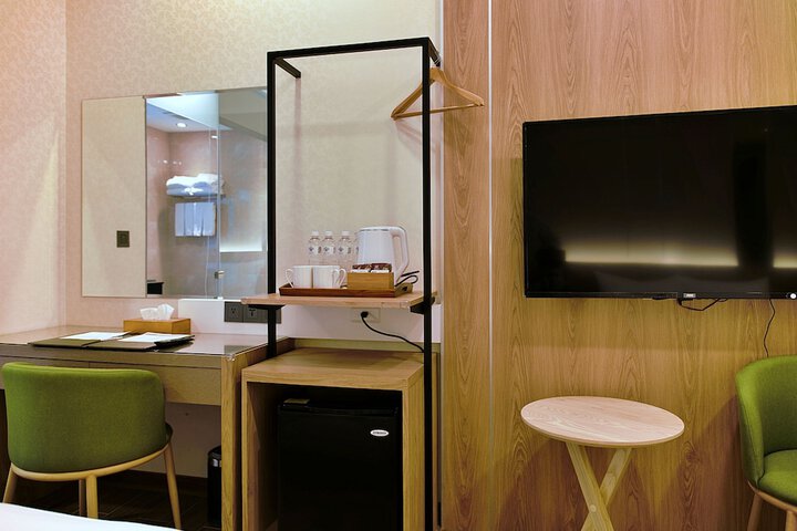 Room 8 of 55