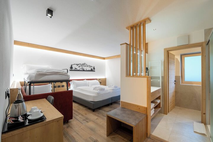 Room 9 of 49