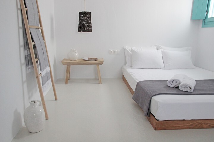 Room 4 of 89