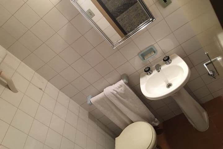 Room 12 of 27